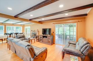 Berkshire Hideaway with Fire Pit and Playground! - Canaan - 0