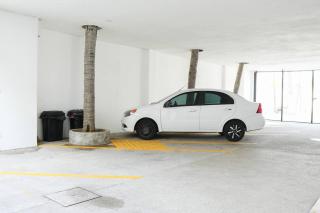 Quiet and Central Setting 2BR 1BA Office - Isla La Piedra - 8