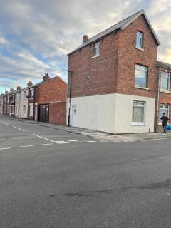 5 bed en-suite house - Hartlepool - 1