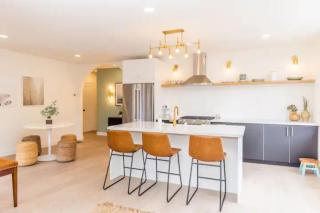 Cheerful 4BD Home in the Heart - San Diego - 1