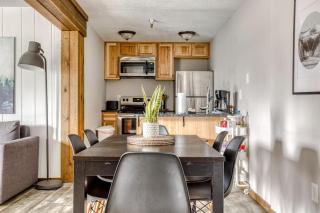 Thunderhead Lodge Condo 304 - Modern Heated Pool & Games - Government Camp - 0