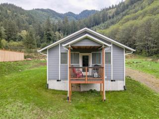 Nehalem Coastal Oasis - Secluded Coastal Home with Hot Tub on 14 Acres - Nehalem - 9