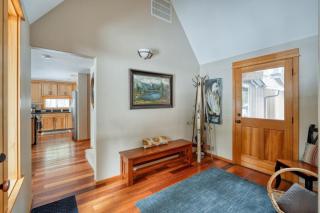 Spring Home 6 - Cozy 4BR Cabin in Black Butte Ranch w Fireplace - 5