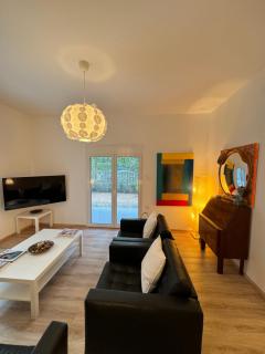 Upscale 2BDR Apartment - Varkiza - Vari - 8