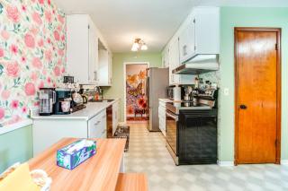 Welcoming Cottage Grove Home with Yard - 9