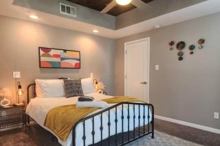 Modern Art House in Midtown, Pet Friendly - Phoenix - 2