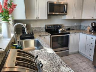 The Flat at the Cork Oak - Petaluma - 9