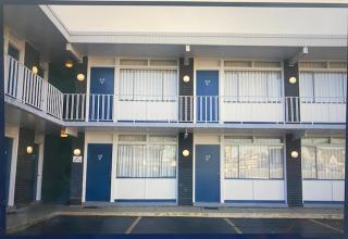 Heart O' Chicago Motel - 2