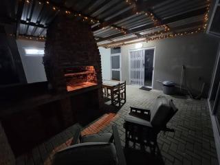 Stay a While Self catering - Newton Park - 6