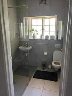 Comfortable Convenience - Stellenbosch - 8