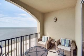 Sleek Gulfport Condo with Ocean Views and Pool Access! - Gulfport - 9