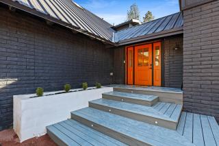 Cozy Modern Chalet in Strawberry - Pine - 1