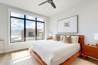 Luxury Hideout Overlook - 2