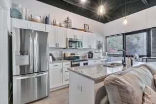 New Studio- 2 beds 7 mins to DT - 6
