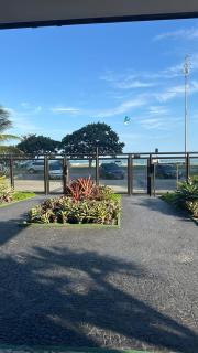 Lindo apto no melhor lugar da Barra da Tijuca! Com uma vista de tirar o fôlego, frente para o mar! Totalmente equipado e decorado ao lado dos melhores hotéis e quiosques da Barra! Portaria 24h, piscina, sauna, Jacuzzi, academia, garagem, Wi-Fi, lavanderia - Río de Janeiro - 3