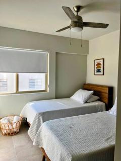 Beautiful New Modern Home, Perfectly located between Valle De Guadalupe and Downtown Ensenada! - El Sauzal - 4
