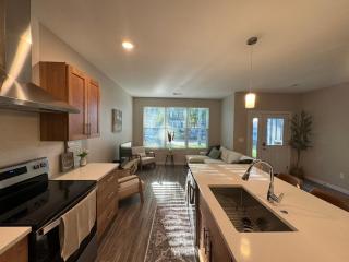 Unwind in Style at Fargo's Hidden Gem! #102 - 2