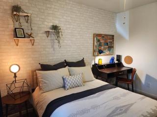 Modern Art House in Midtown, Pet Friendly - Phoenix - 8