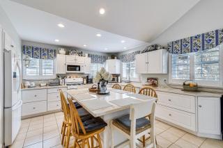 Seneca Lake Retreat with Deck - Walk to Wineries! - Burdett - 6