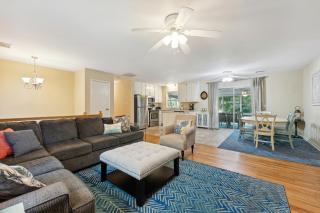 1010 E Ashley - Two Kitchens - Steps to Beach - Folly Beach - 2