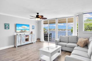 Eleuthera - 2x2 Fully Updated Old Town Waterfront Corner Condo - 0