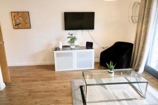 Modern 2 bed close to station - Londra - 7