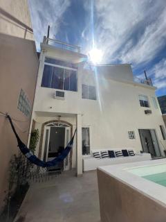 Casa com piscina, churrasqueira e terraço com vista pro mar! - Mangaratiba - 4