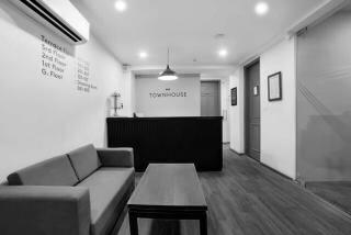 Super Townhouse 158 Near Netaji Subhash Marg Near Appu Ghar - Gurgaon - 9