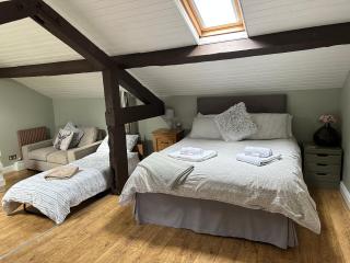The Hurst Coach House - Stafford - 3