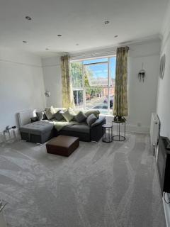 Central Two-three bedroom Beach town maisonette - 3