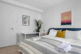 Stylish & Modern 2BR Downtown Apartment - Reykjavik - 5