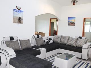 Family Luxurious Beach Penthouse - 9
