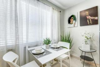 Cozy Casita Luna near beach 60in TV 625 mbps wifi - Deerfield Beach - 2
