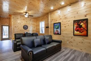Escape to Nature's Embrace - Indoor Pool & Theatre - Gatlinburg - 1