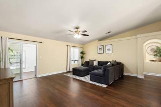 Perfect Home for Work or Relaxing Vacation - Bakersfield - 4