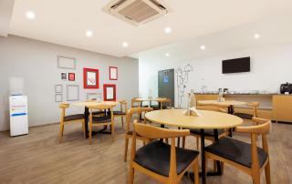 Super Townhouse THE CINCO HOTEL NEAR ESI HOSPITAL ( SR NAGAR) - Ameerpet - 7