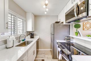 Walk to Old Town Scottsdale Condo with Pool Access! - Scottsdale - 8