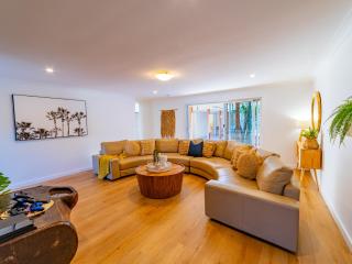 HolidayRento - Capri Beach House - Shoal Bay - 6