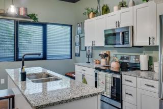 NEW Studio w 2 Queen Beds 7 mins to Broadway - Nashville - 7