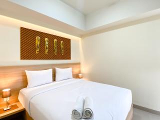Stunning and Homey 2BR Apartment Mustika Golf Residence By Travelio - Cikarang - 9