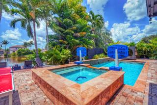 Avatar Luxe Villa 5BR w Cinema, Pool, Game Room & BBQ - 8