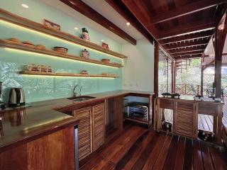 Villa Colibri - Secluded Jungle Villa - Short Stroll to Beach, Shops & Restaurants - Cocles - 2