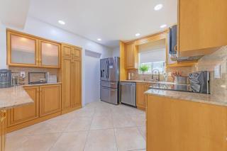 King Bed Pool Near Airport, Beach & Casino - Dania Beach - 8