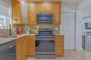 King Bed Pool Near Airport, Beach & Casino - Dania Beach - 6