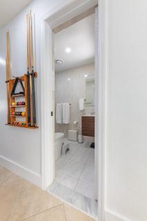 King Bed Pool Near Airport, Beach & Casino - Dania Beach - 3