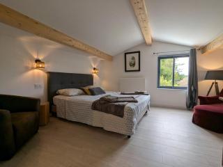 Gîte avec piscine chauffée, jardin clos et WiFi à Baignes - FR-1-653-264 - 8