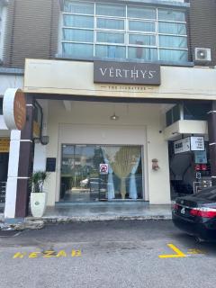 Leo66 Guesthouse - Kampung Tanjung Agas - 0