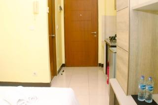 Warm and Homey Studio Room at Maple Park Sunter Apartment By Travelio - Giacarta - 5