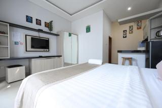 Hoki Villa by Urbanview Villa - Kerobokan - 6