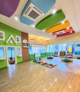 Cosy Suite Uptown Parksuites with Balcony Ultra fast wifi 250mbps - Manila - 2
